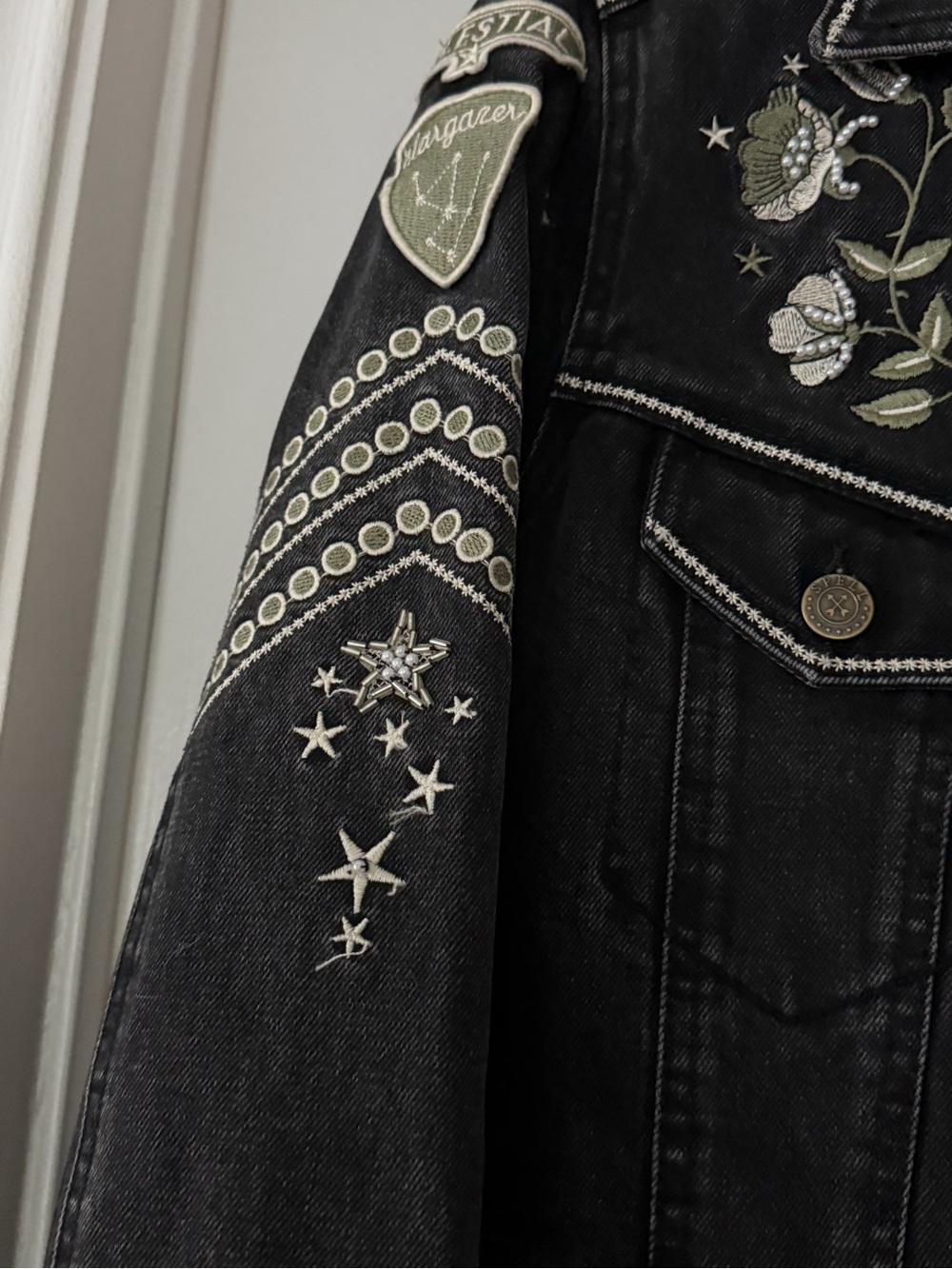 Spell Black Embroidered Beaded Denim Jacket size Small Boyfriend cut - Picture 5 of 13